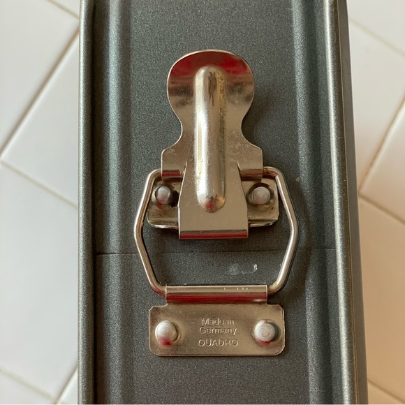 KAISER 9” Square Nonstick Springform Baking Pan - Picture 8 of 8